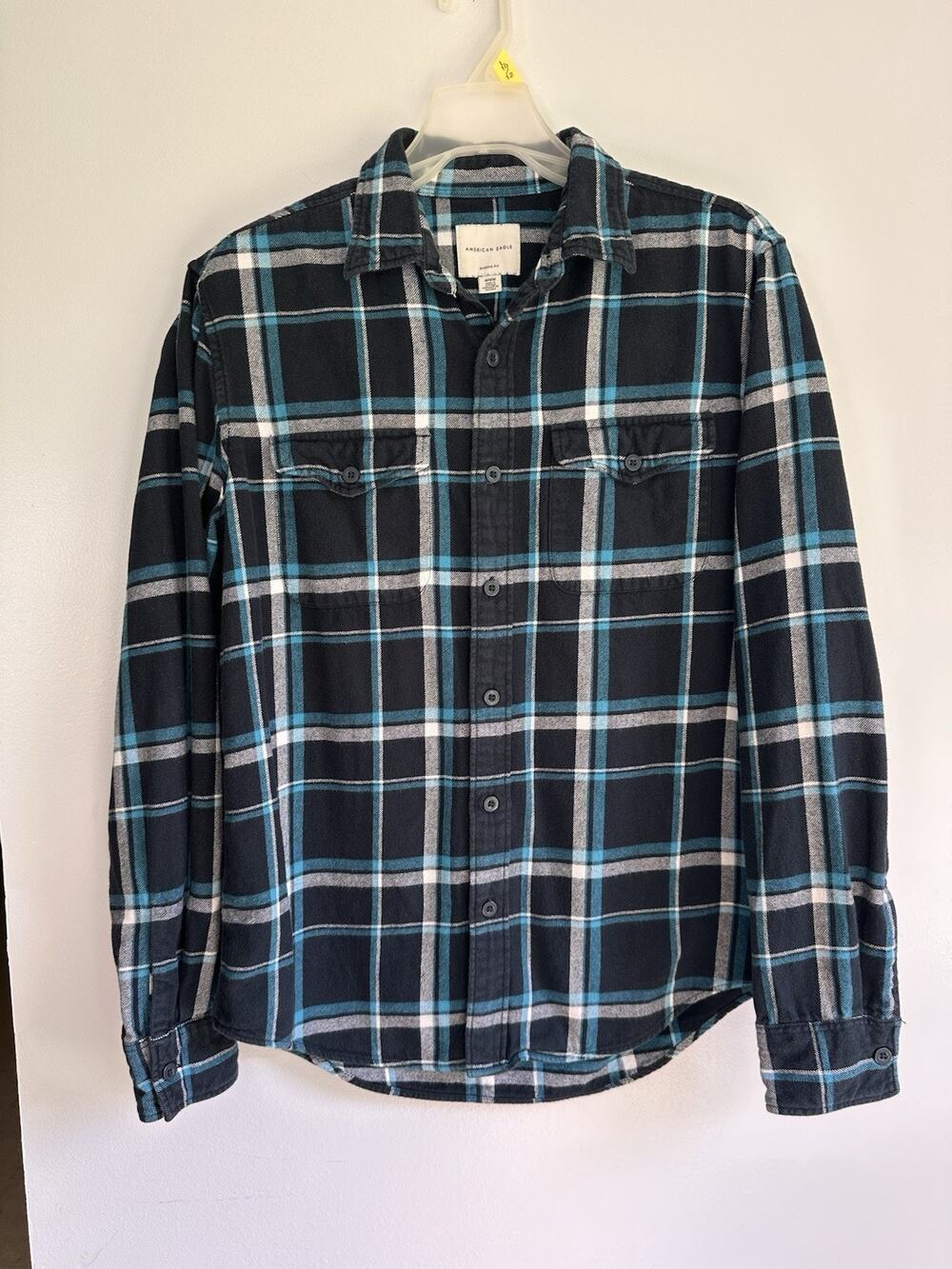 American Eagle Men’s Size Medium Classic Fit Flannel Button Front Shirt